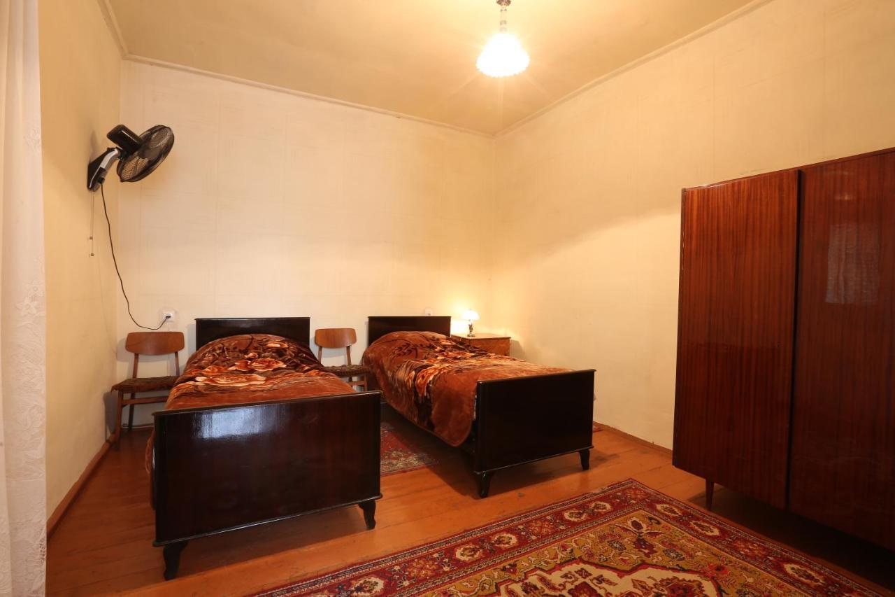 Guesthouse "Ashot Shalunts" Goris Exteriör bild