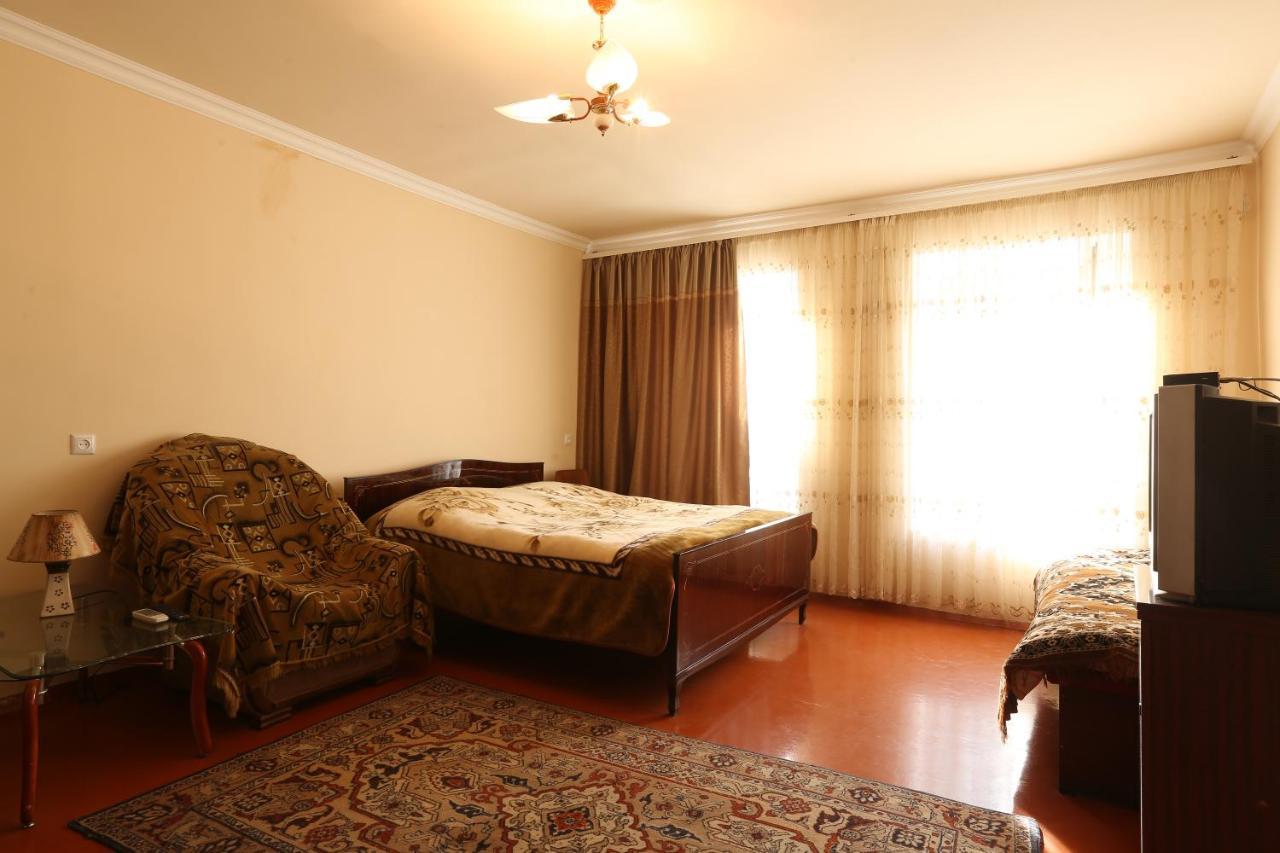 Guesthouse "Ashot Shalunts" Goris Exteriör bild