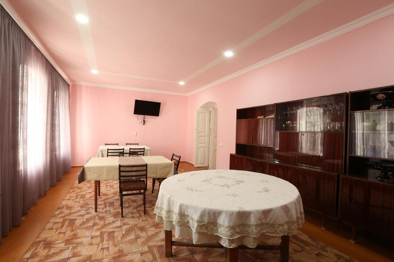 Guesthouse "Ashot Shalunts" Goris Exteriör bild