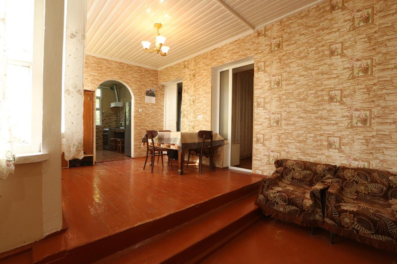 Guesthouse "Ashot Shalunts" Goris Exteriör bild