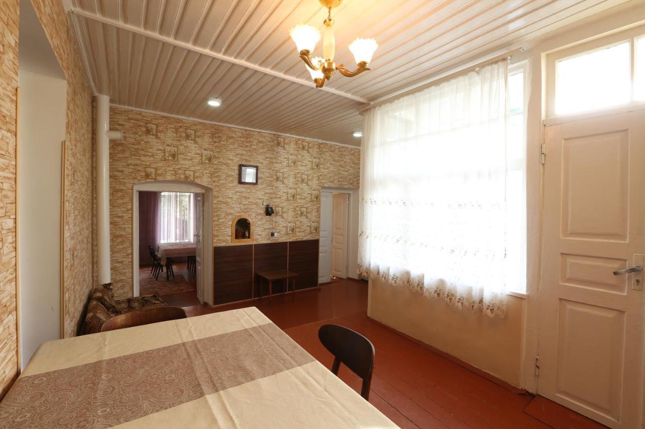 Guesthouse "Ashot Shalunts" Goris Exteriör bild