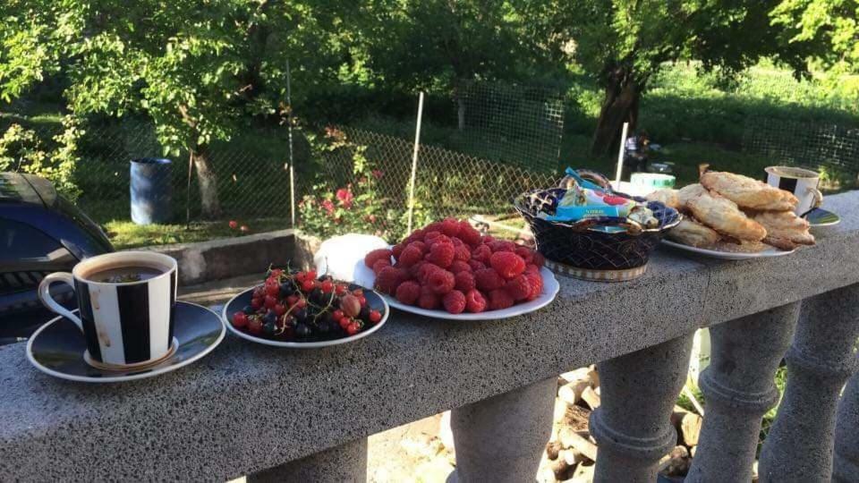 Guesthouse "Ashot Shalunts" Goris Exteriör bild